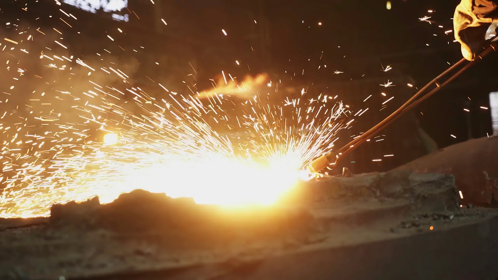Kıvılcımlı metal işleme